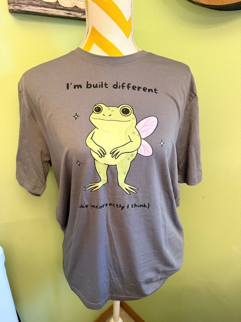 Athletic Works Gray Tee with Yellow Frog Graphic and Pink Wings